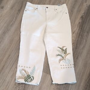 Chicos Cream High Waisted Cropped Pants with Leaf Embroidery Size 14